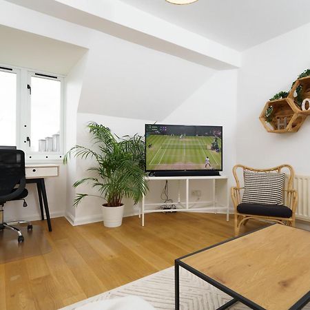 Lovely Apartment In Victoria Park Village London Exterior foto