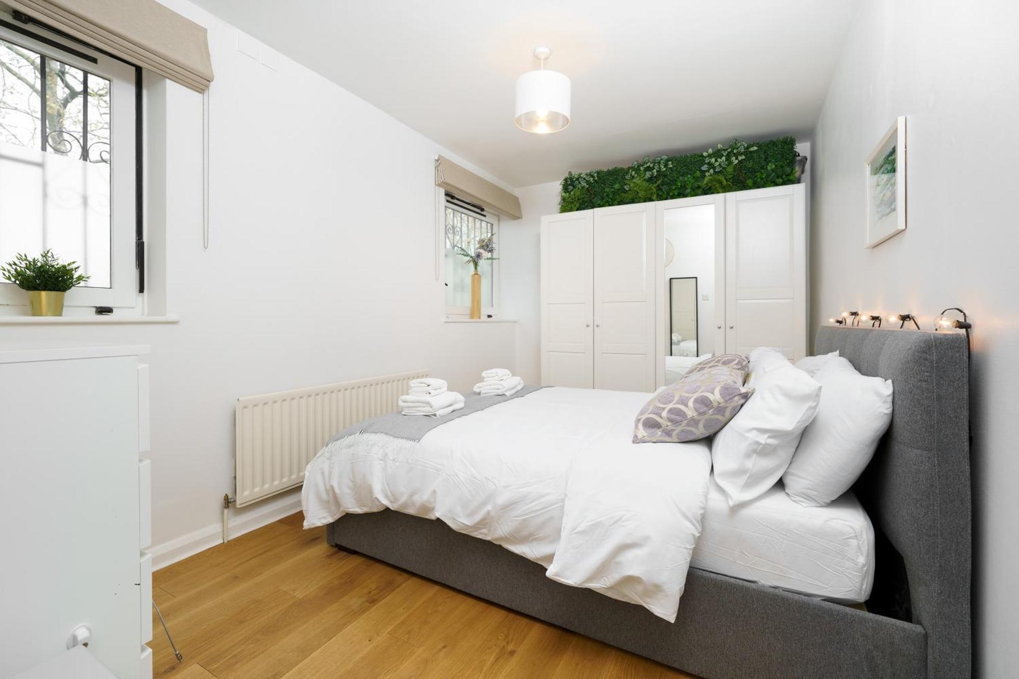 Lovely Apartment In Victoria Park Village London Exterior foto