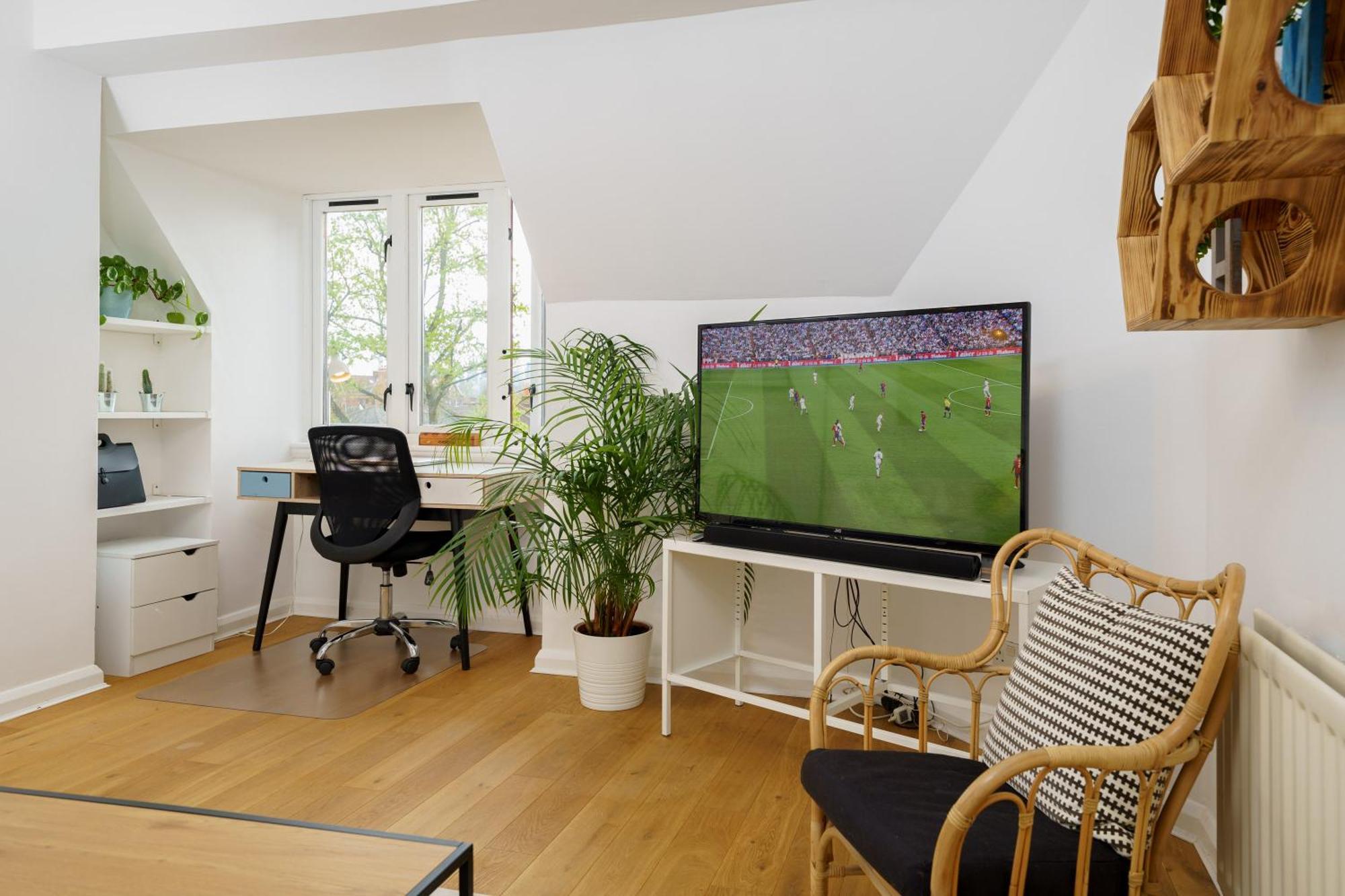 Lovely Apartment In Victoria Park Village London Exterior foto