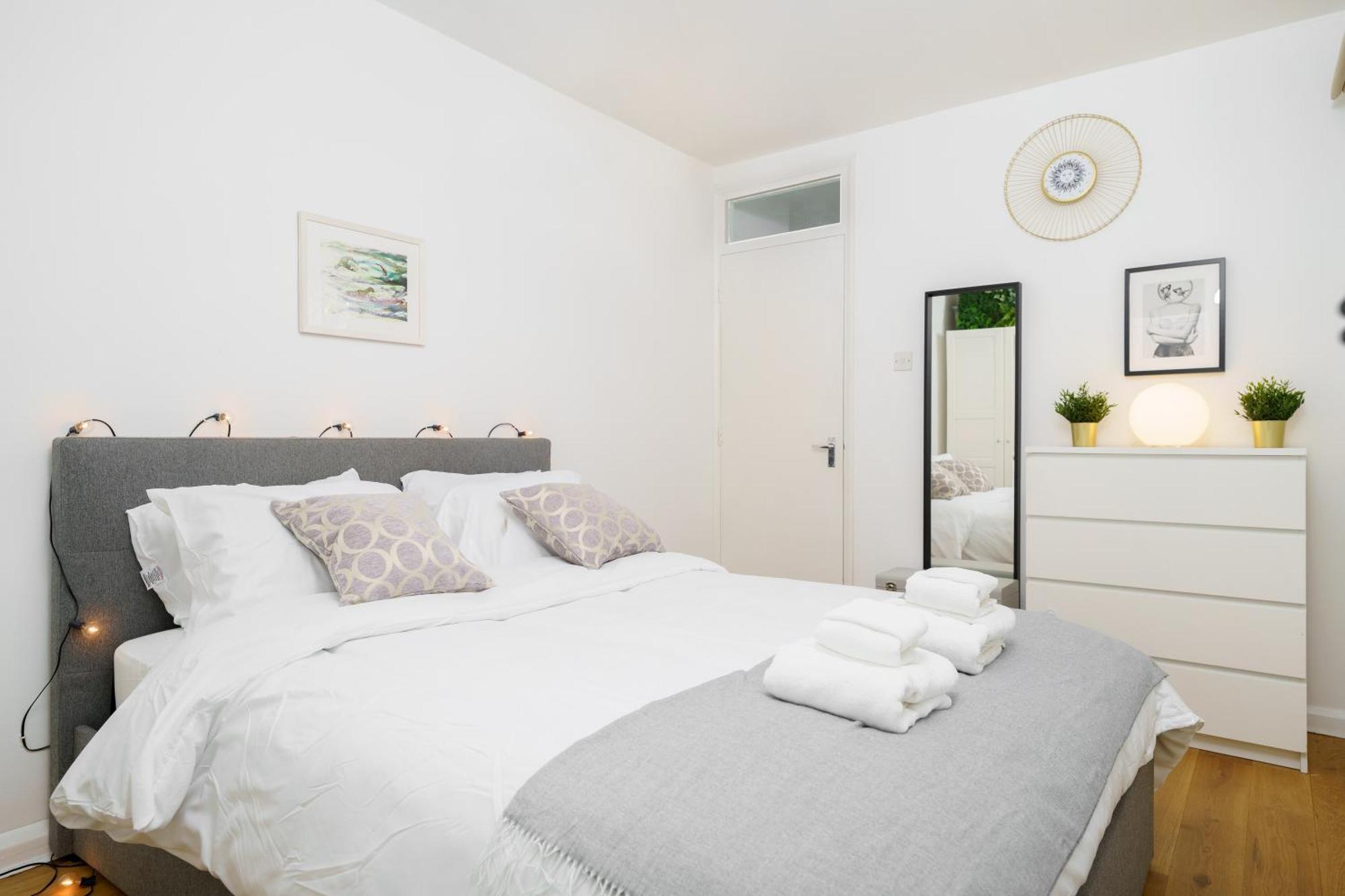 Lovely Apartment In Victoria Park Village London Exterior foto